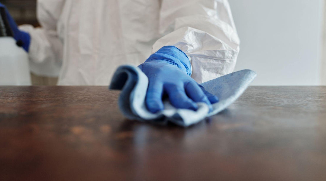 House cleaning: natural homemade cleaning products and recipes with essential oils 